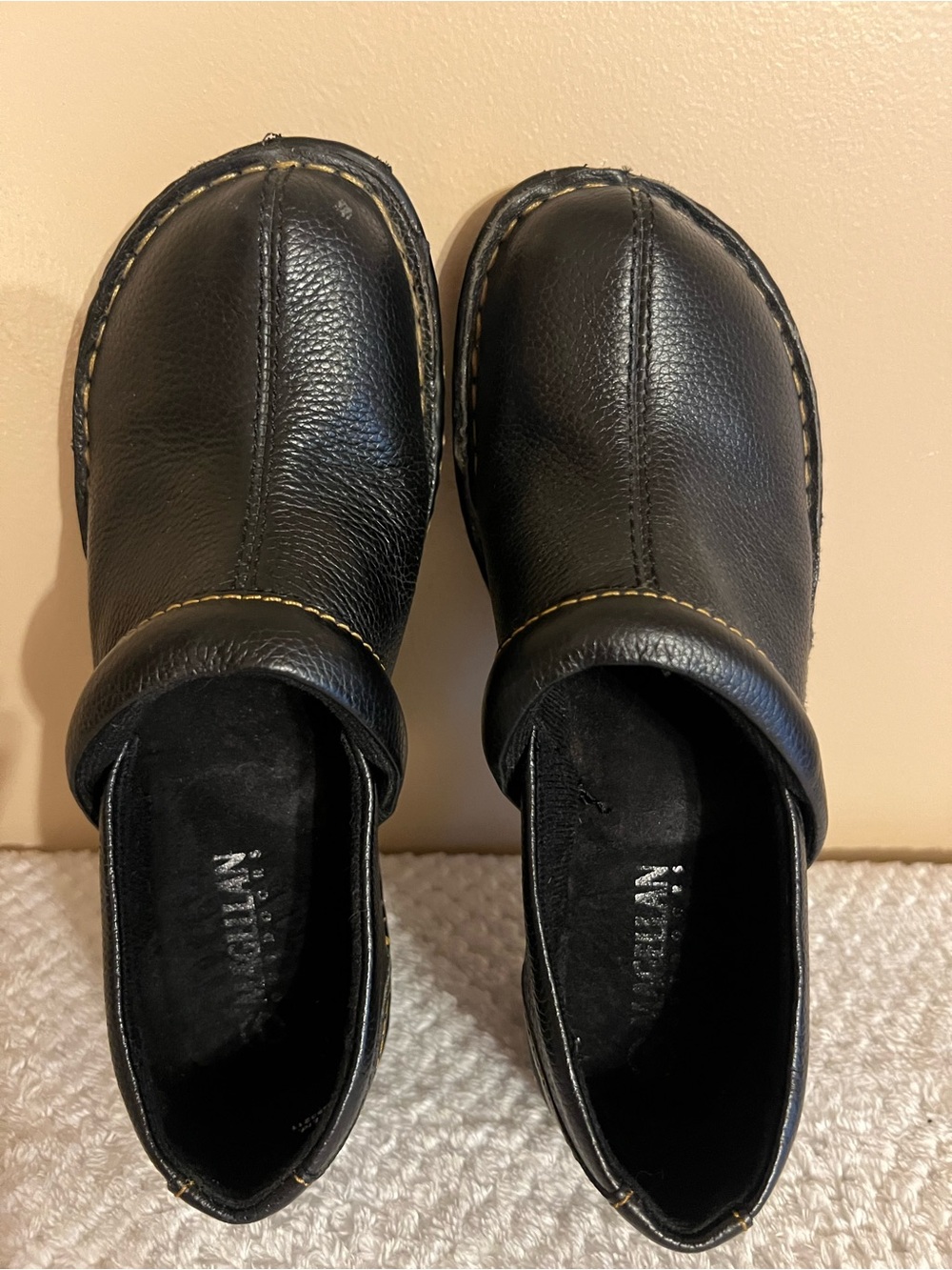 Magellan Outdoors Black Leather Slip-On Mules